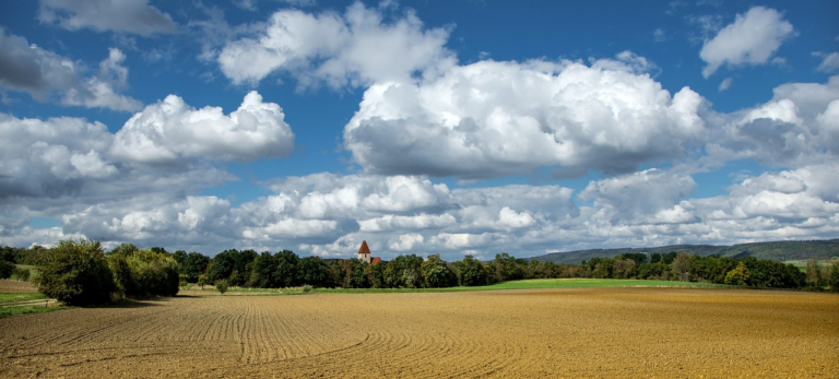 Pourquoi et comment acheter un terrain ?